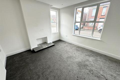 4 bedroom terraced house to rent, Brooke Street, Nottingham NG10