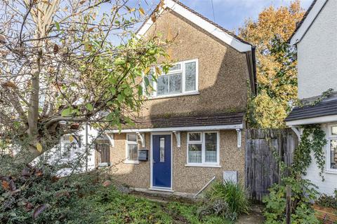 2 bedroom detached house for sale, Astor Close, Addlestone