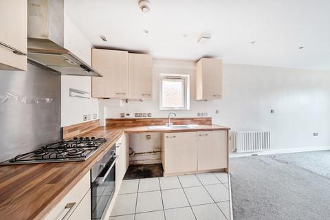 2 bedroom apartment for sale, Truesdales, Ickenham, Uxbridge