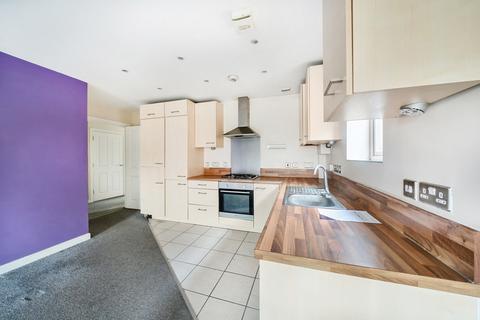 2 bedroom apartment for sale, Truesdales, Ickenham, Uxbridge