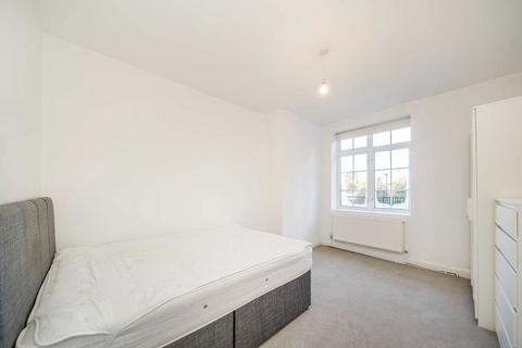 2 bedroom flat to rent, Hartington Road, London SW8