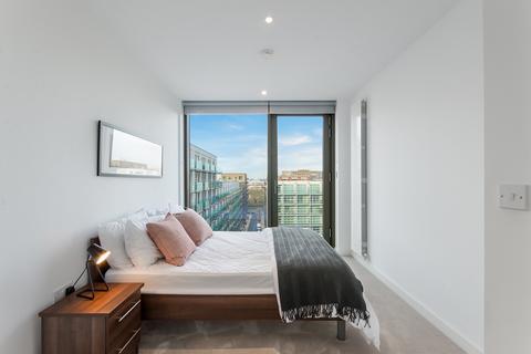 2 bedroom apartment to rent, Commodore House, Royal Wharf, London E16