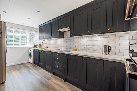 3 bedroom terraced house for sale, Peascroft,  Long Crendon,  Buckinghamshire,  HP18