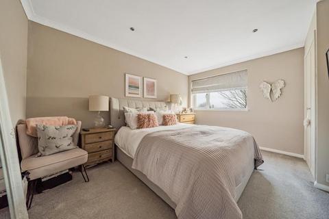 3 bedroom terraced house for sale, Peascroft,  Long Crendon,  Buckinghamshire,  HP18