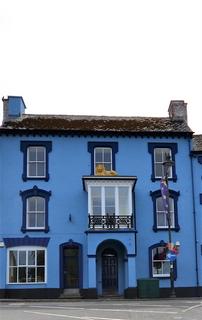 2 bedroom apartment to rent, Main Street, Pembroke