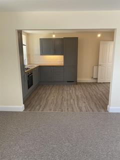 2 bedroom apartment to rent, Main Street, Pembroke