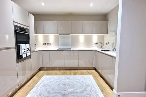 2 bedroom flat to rent, Saffron Court, Cockfosters EN4