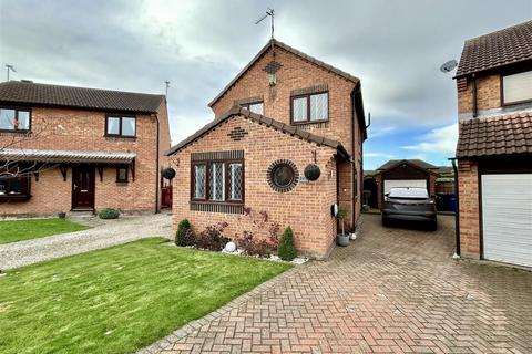 3 bedroom detached house for sale, Pasture Close, Sherburn In Elmet, Leeds