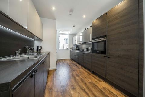 3 bedroom house to rent, Coopers Lane, London E20