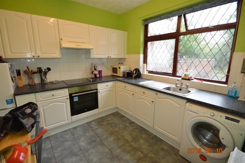 2 bedroom flat to rent, St Albans Terrace, Cheetham Hill M8