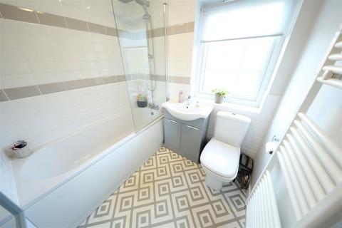 3 bedroom semi-detached house for sale, Greenwich Park, Kingswood, Hull