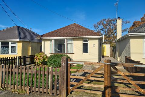 2 bedroom detached bungalow for sale, Downs Park Avenue, Totton SO40