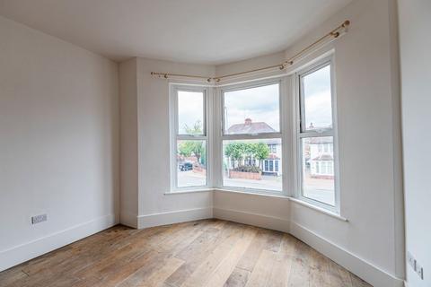 2 bedroom apartment for sale, Newport Road, Cardiff CF24