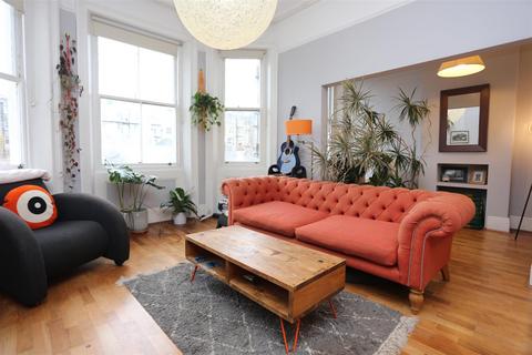 2 bedroom flat to rent, Holland Road, Hove