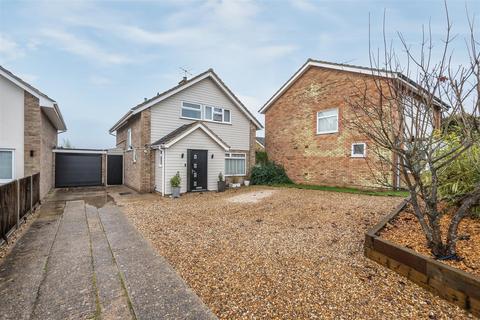 3 bedroom detached house for sale, Birch Drive, Brantham