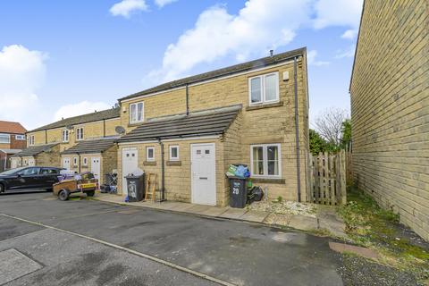 3 bedroom end of terrace house for sale, Moins Close, Halifax HX2