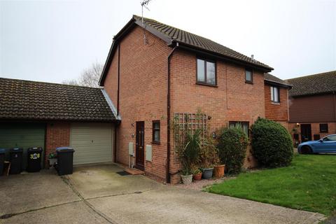 3 bedroom semi-detached house to rent, Fordwich Place, Sandwich