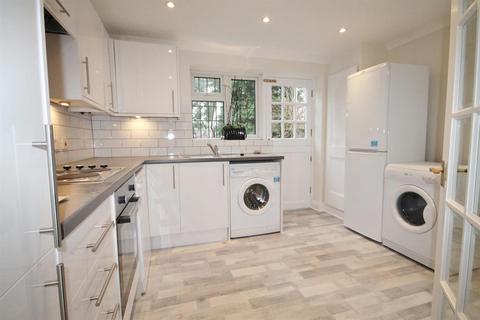 2 bedroom maisonette for sale, Rectory Close, Stanmore