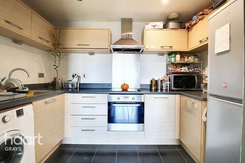 2 bedroom flat for sale, The Chase, Grays