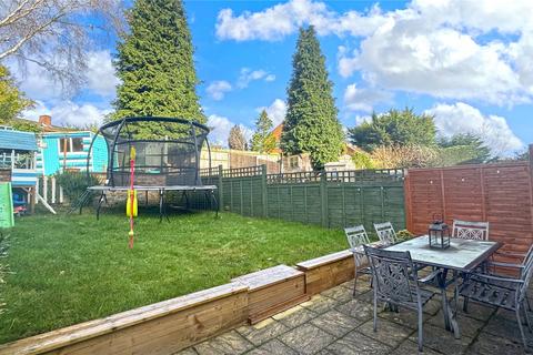 46 Bricksbury Hill, Farnham, GU9 0LZ