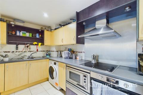 2 bedroom flat for sale, Dolphin House, Smugglers Way, London, SW18