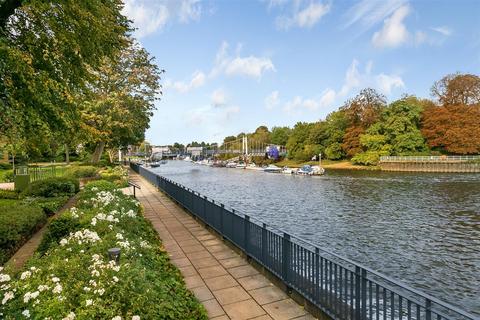 undefined, Pinewood Gardens, Teddington