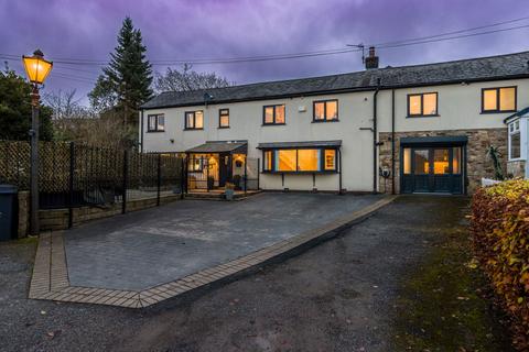 4 bedroom semi-detached house for sale, Whiteheads Place, Springhead, Saddleworth