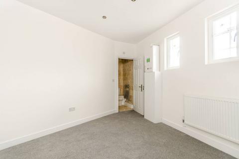 2 bedroom flat to rent, Market Square, Bromley, London, BR1