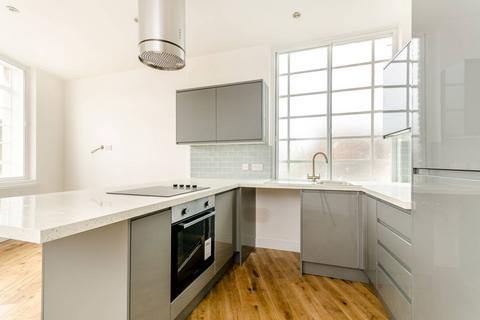 2 bedroom flat to rent, Market Square, Bromley, London, BR1