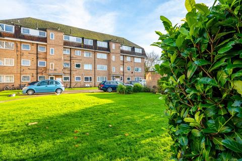 Linden Grove, New Malden, KT3