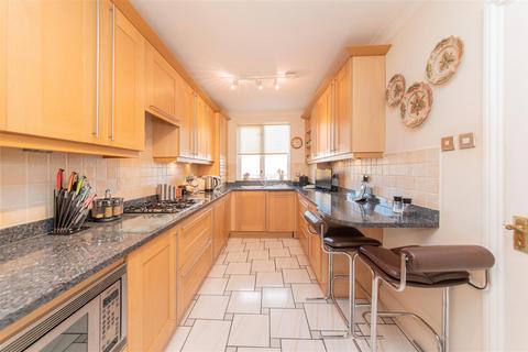 3 bedroom flat for sale, Holders Hill Road, Hendon, London