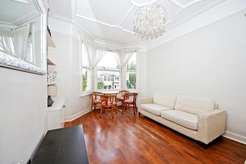 2 bedroom flat to rent, Harvist Road, Queens Park, London