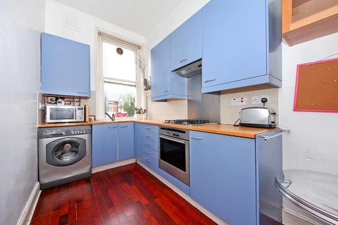 2 bedroom flat to rent, Harvist Road, Queens Park, London