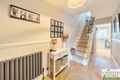 24 Howmead, Berkeley, GL13 9AS