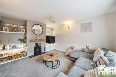 24 Howmead, Berkeley, GL13 9AS