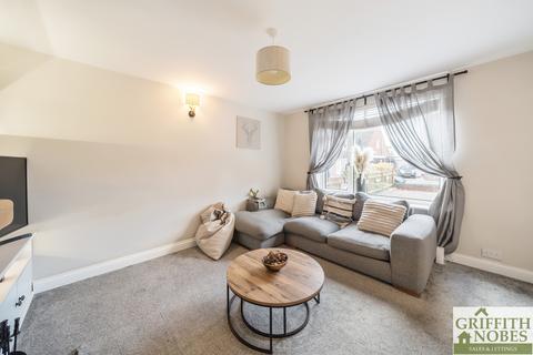 24 Howmead, Berkeley, GL13 9AS