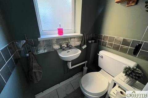 24 Howmead, Berkeley, GL13 9AS