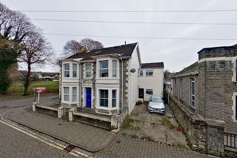 4 bedroom flat for sale, Garth House, 16 Morfa Street, Bridgend, Bridgend, CF31 1HA