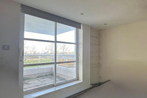 2 bedroom flat for sale, 147 Barrier Point Road, London, E16 2SE