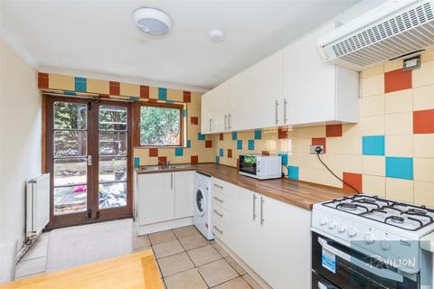 5 bedroom house to rent, Mayo Road, Brighton