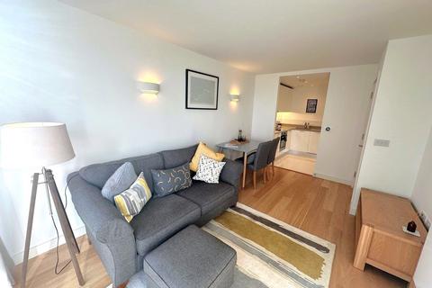 1 bedroom apartment for sale, Cardinal Building, Station Approach, Hayes, Greater London, UB3