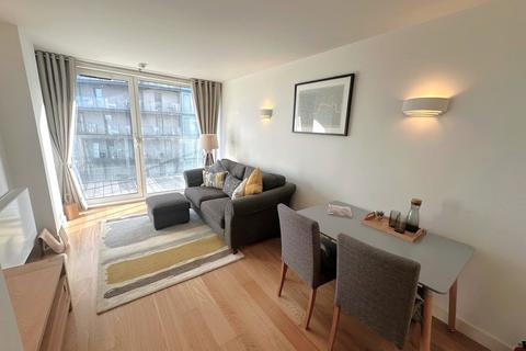 1 bedroom apartment for sale, Cardinal Building, Station Approach, Hayes, Greater London, UB3