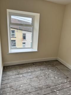 15 Oak Street, Tonypandy, CF40 2DT