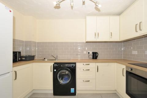 2 bedroom flat to rent, Mill Bridge Place, Uxbridge UB8