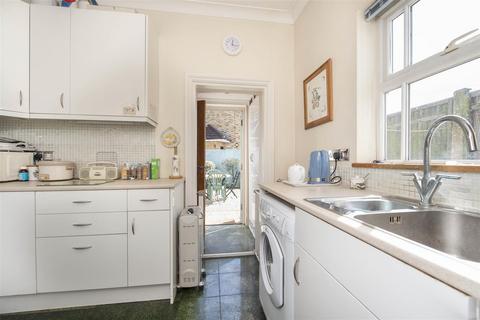 2 bedroom end of terrace house for sale, Wolsey Road, Hampton Hill