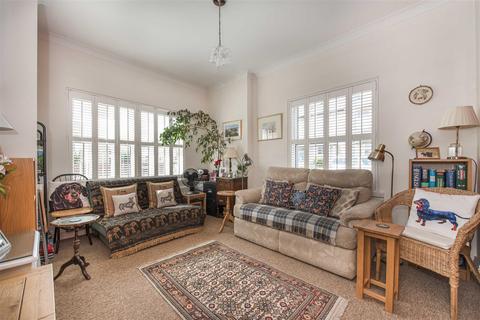 2 bedroom end of terrace house for sale, Wolsey Road, Hampton Hill