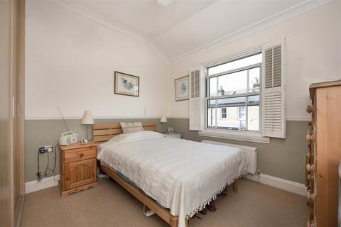 2 bedroom end of terrace house for sale, Wolsey Road, Hampton Hill