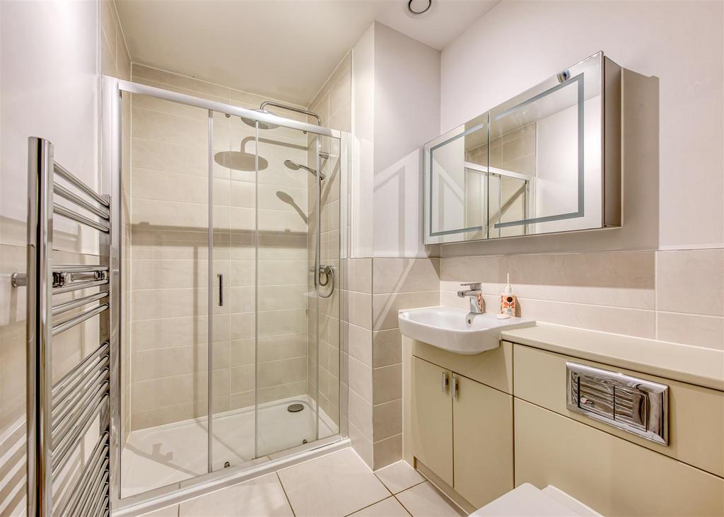 5 Clock Gardens-shower room.jpg