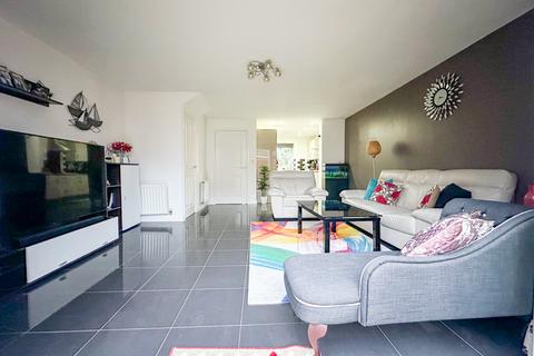 3 bedroom end of terrace house for sale, Wood Street, Patchway, Bristol, South Gloucestershire, BS34