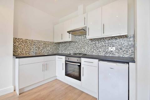 2 bedroom flat to rent, Minster Road, West Hampstead, NW2